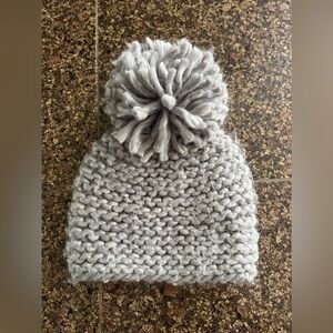 😍Super soft😍Gray Acrylic Pom Hat